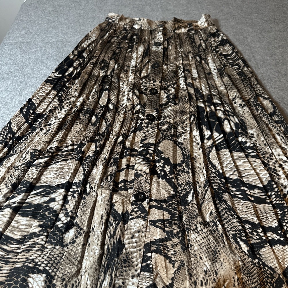 Hayden Los Angeles Snake Brown Pleated Skirt Button Front Size Small NWT